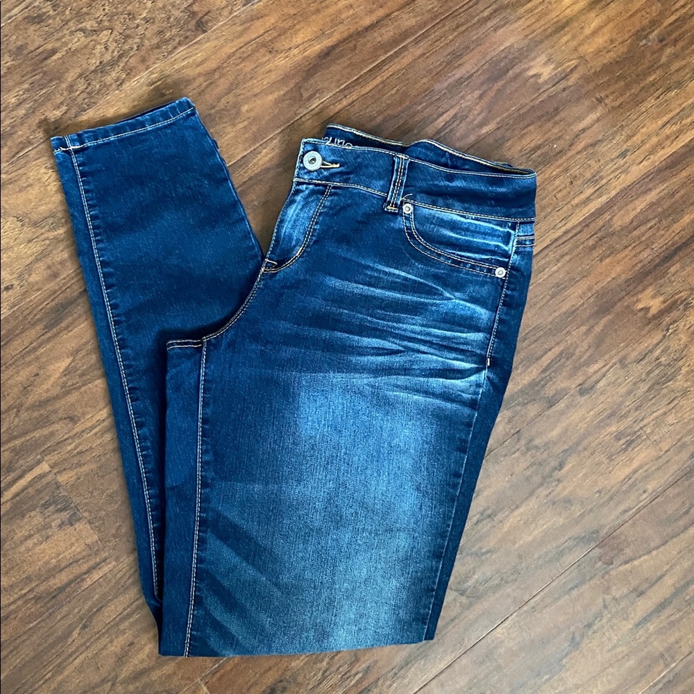 Maurices Skinny Jeans Size Large Short